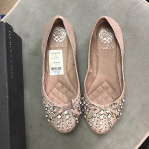 Gently used Vince Camuto Flats